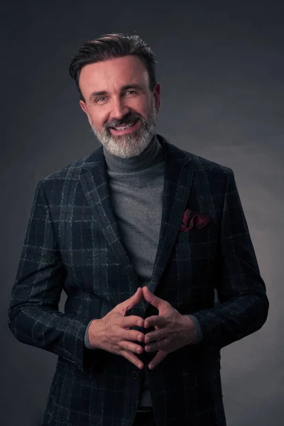 Retrato Elegante Elegante Hombre Negocios Con Barba Ropa Casual Negocios — Foto de Stock
