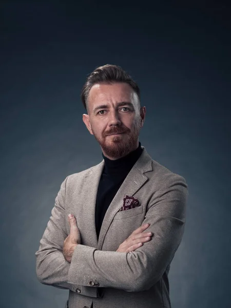 Retrato Elegante Homem Negócios Sênior Elegante Com Barba Roupas Negócios — Fotografia de Stock