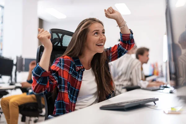 Happy Casual Businesswoman Celebrating Success While Working Desktop Computer Modern — Stock Photo, Image