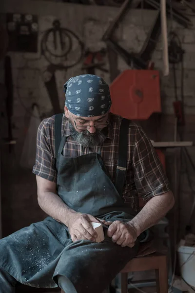 Mestre Artesanato Colher Sua Oficina Com Produtos Madeira Feitos Mão — Fotografia de Stock