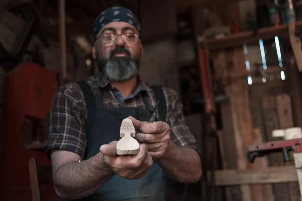 Mestre Artesanato Colher Sua Oficina Com Produtos Madeira Artesanal Ferramentas — Fotografia de Stock