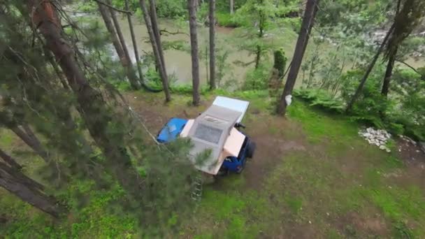 Vista Dall Alto Una Tenda Tetto Auto Campeggio Sul Portapacchi — Video Stock