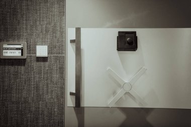 Strongbox çelik kapalı gri kiralık kasa ve dijital şifre. Yüksek kalite fotoğraf