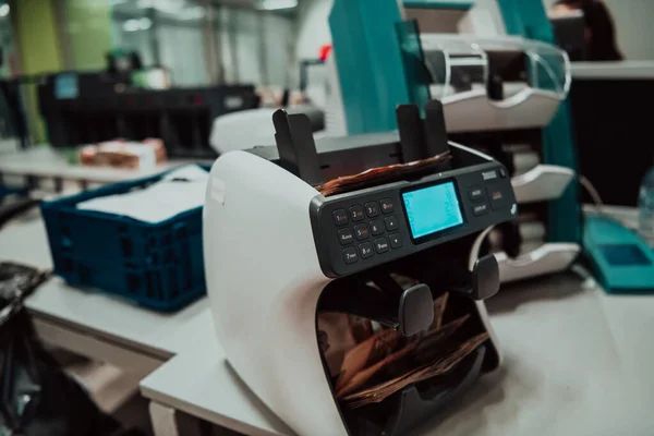 Gesorteerde Bankbiljetten Worden Tafel Gelegd Nadat Telmachine Voor Elektronisch Geld — Stockfoto