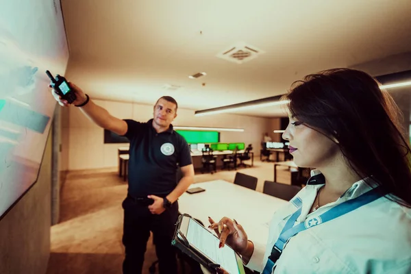 Group Security Data Center Operators Working Cctv Monitoring Room Looking — Stockfoto