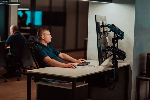 Male Security Operator Working Data System Control Room Offices Technical — Stock Photo, Image