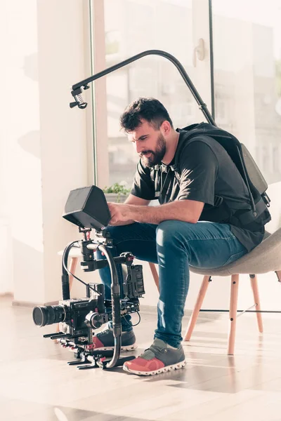 Operadora Vídeo Videografia Filmagens Homem Está Filmando Vídeo Obra Videógrafo — Fotografia de Stock