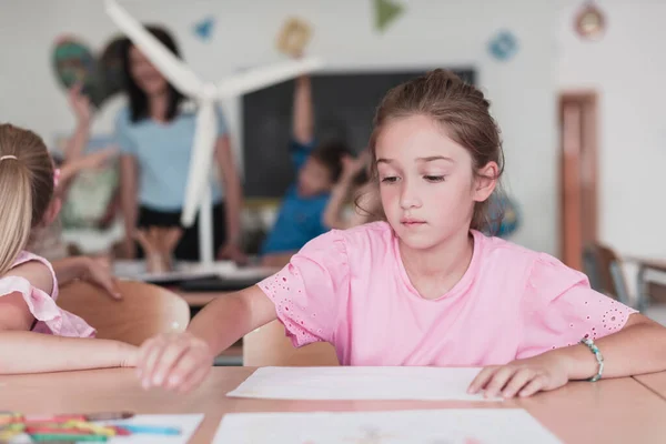 Little Girls Sitting Elementary School Drawing Paper Friends While Sitting — стоковое фото