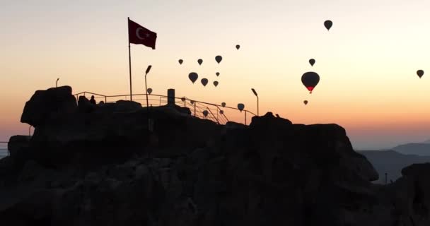 Aerial Cinematic Drone View Colorful Hot Air Balloon Flying Cappadocia — Stok video