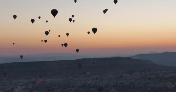 Aerial Cinematic Drone View Colorful Hot Air Balloon Flying Cappadocia — Stock video
