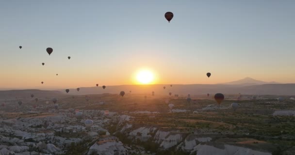 Aerial Cinematic Drone View Colorful Hot Air Balloon Flying Cappadocia — Stockvideo