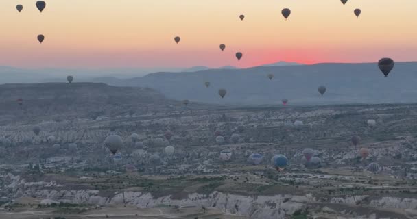 Aerial Cinematic Drone View Colorful Hot Air Balloon Flying Cappadocia — Αρχείο Βίντεο