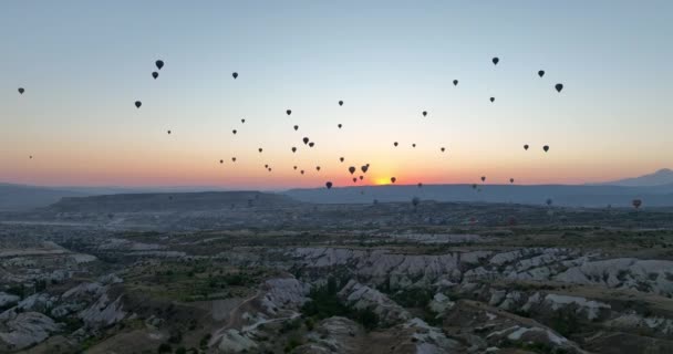 Aerial Cinematic Drone View Colorful Hot Air Balloon Flying Cappadocia — Stockvideo