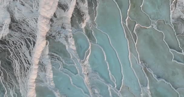 Pamukkale Travertines Cinematic Aerial Drone Знаменитая Турецкая Белая Термальная Ванна — стоковое видео