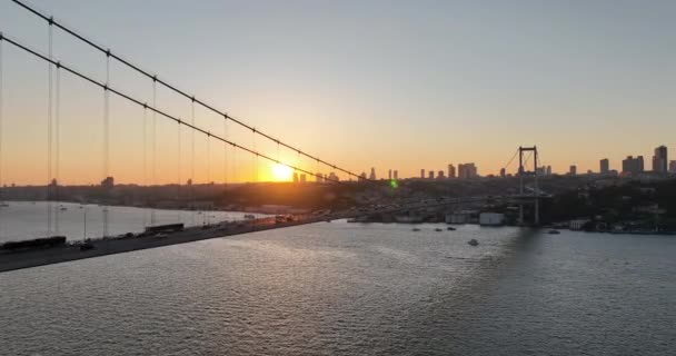 Istanbul Bosphorus Bridge City Skyline Background Turkish Flag Beautiful Sunset — Vídeos de Stock