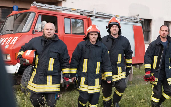 Group Fire Fighters Standing Confident Well Done Rescue Operation Firemen — Stock Photo, Image