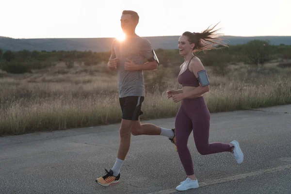 Gezond Jong Stel Joggen Straten Van Stad Vroege Ochtend Met — Stockfoto