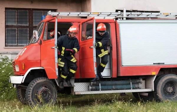 Group Fire Fighters Standing Confident Well Done Rescue Operation Firemen — Stock Photo, Image