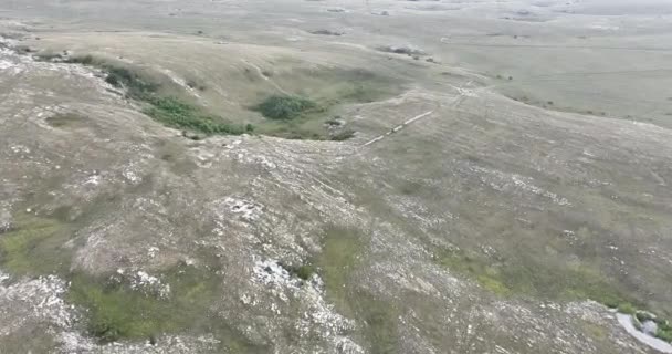 Kırsal Kesimde Bulutlu Bir Günde Yumuşak Sisle Kaplı Çayırların Hava — Stok video