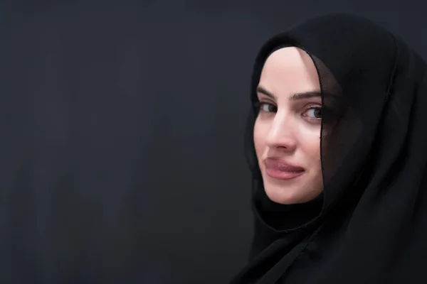 Portrait Beautiful Muslim Woman Fashionable Dress Hijab Front Black Chalkboard — Stock Photo, Image