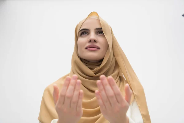 Portrait Belle Femme Musulmane Robe Mode Avec Hijab Faire Prière — Photo