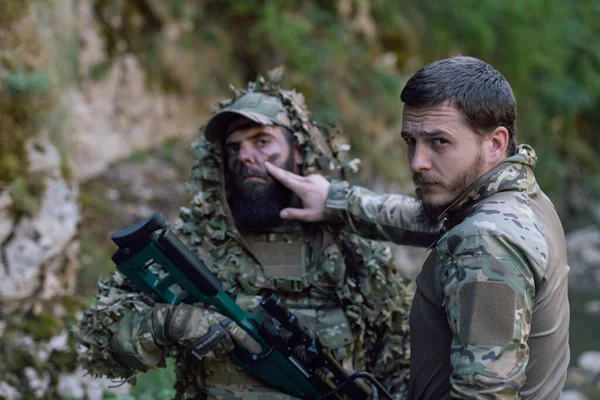 Les Soldats Des Opérations Spéciales Préparent Leur Équipement Tactique Communication — Photo