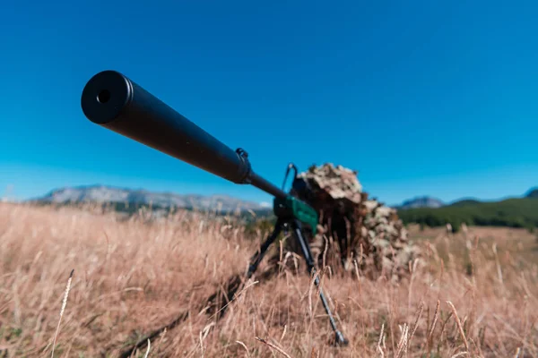 Army Soldier Holding Sniper Rifle Scope Aiming Forest War Army — Stock Photo, Image