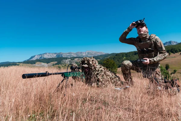 Una Squadra Cecchini Soldati Sta Andando Sotto Copertura Assistito Assistente — Foto Stock