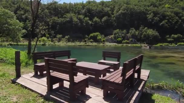 Fpv Aerial Shot Experto Volando Paisaje Natural Del Río Una — Vídeos de Stock