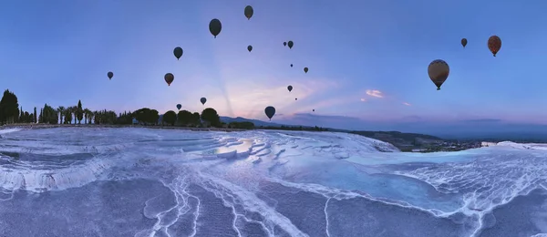 Pamukkale Travertines Cinematic Aerial Drone Знаменитая Турецкая Белая Термальная Ванна — стоковое фото