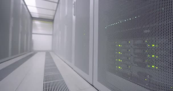 Sluiten Van Serverruimte Rack Grote Datacenter Kantoorruimte Server Planken Knipperen — Stockvideo