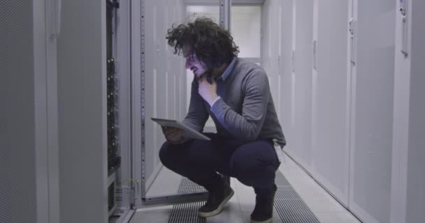 Engineer Data Science Specialist Working Tablet Computer Server Room Modern — Stock Video