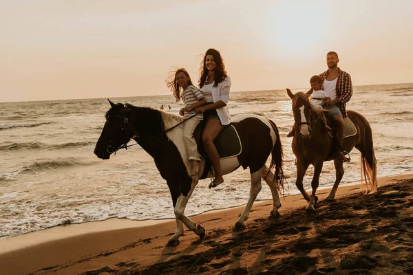 Family Spends Time Children While Riding Horses Together Sandy Beach — Stockfoto