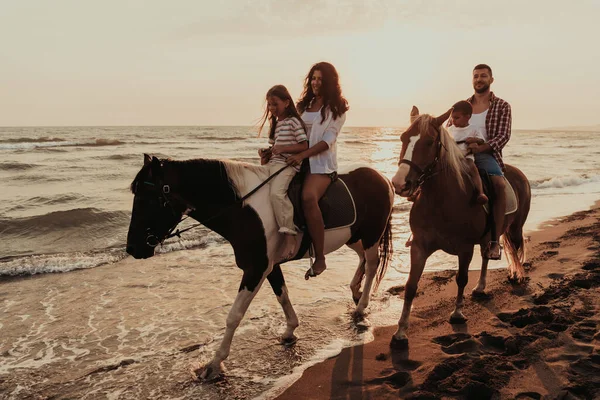 Family Spends Time Children While Riding Horses Together Sandy Beach — 스톡 사진