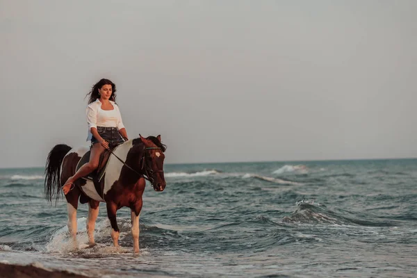 Woman Summer Clothes Enjoys Riding Horse Beautiful Sandy Beach Sunset — Stockfoto