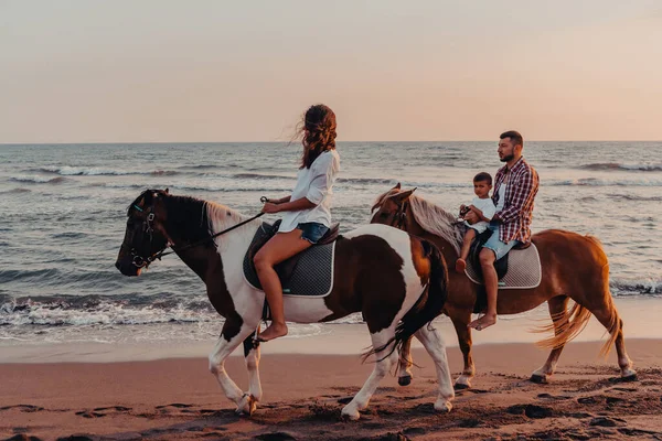 Family Spends Time Children While Riding Horses Together Sandy Beach — Fotografia de Stock