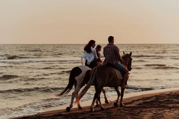 Family Spends Time Children While Riding Horses Together Sandy Beach — Stok fotoğraf