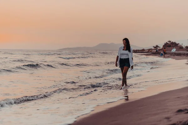 Happy Carefree Woman Enjoying Beautiful Sunset Beach Selective Focus High — Fotografia de Stock