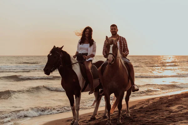 Loving Couple Summer Clothes Riding Horse Sandy Beach Sunset Sea —  Fotos de Stock