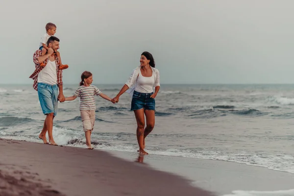 Family Gatherings Socializing Beach Sunset Family Walks Sandy Beach Selective — Foto Stock