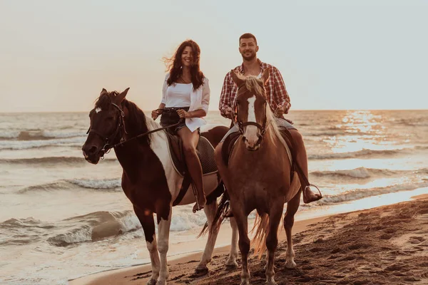 Loving Couple Summer Clothes Riding Horse Sandy Beach Sunset Sea — 图库照片