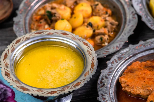 Eid Mubarak Hagyományos Ramadan Iftar Vacsora Válogatott Ízletes Ételek Autentikus — Stock Fotó