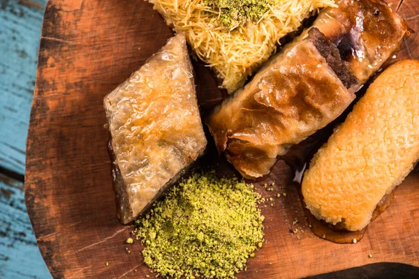 Рамадан Карим Традиционный Турецкий Ближневосточный Ифтар Сладости Baklava Фисташками Свежим — стоковое фото