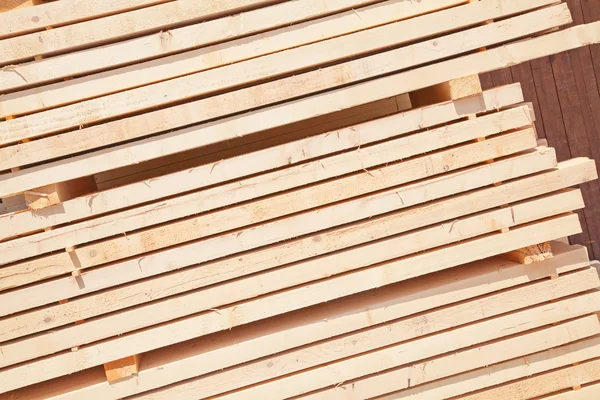 Свіжі дерев'яні шпильки — стокове фото
