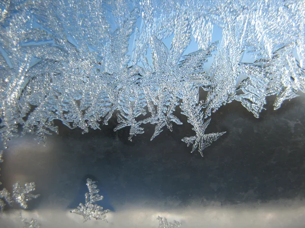 Janela de inverno congelada — Fotografia de Stock