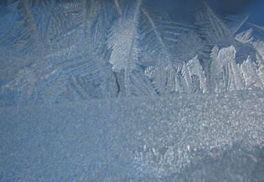 Kış penceresinde soğuk desen