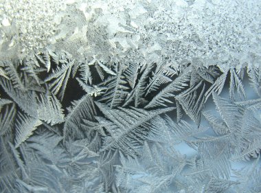 Kış penceresinde soğuk desen