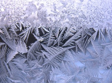 Kış penceresinde soğuk desen