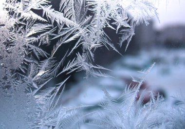Kış penceresinde soğuk desen