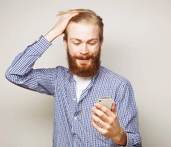 Lifestyle Tehnologie Und People Konzept Junger Geschäftsmann Mit Handy Rothaarbärtiger — Stockfoto